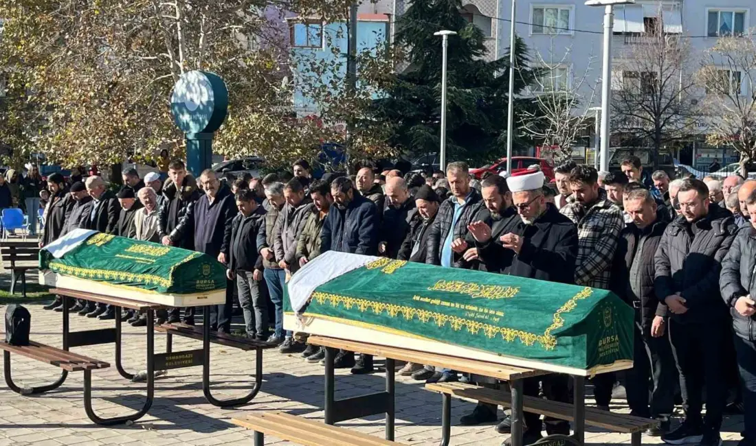 Bursa kızını öldürdükten sonra intihar eden baba kızıyla yanyana toprağa verildi.