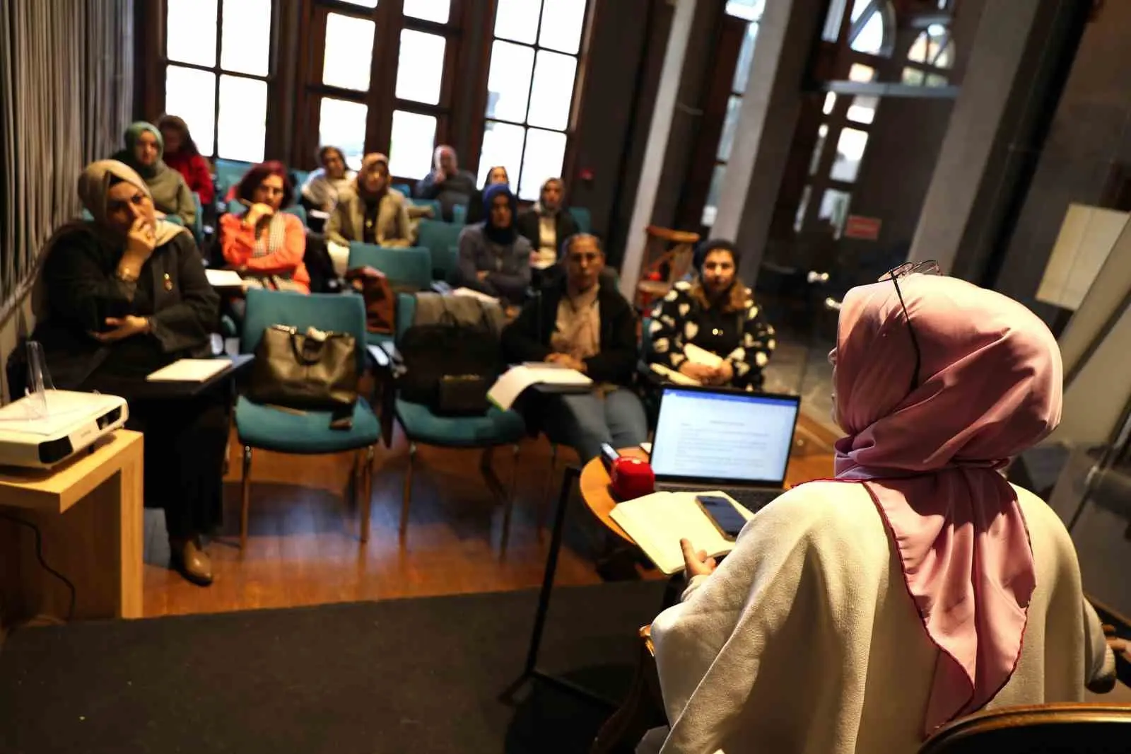 Osmangazi Belediyesi’nin geleceğin öykü yazarlarını yetiştirmek için düzenlediği “Öykü Yazma