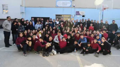 Osmangazi Belediyesi, Turgut Yılmazipek Yatılı Bölge Ortaokulu’ndaki öğrenciler için mont,