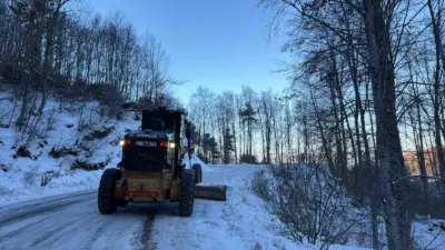 Osmangazi Belediyesi, olumsuz hava şartlarının ulaşımı aksatmaması ve sürücü güvenliğinin