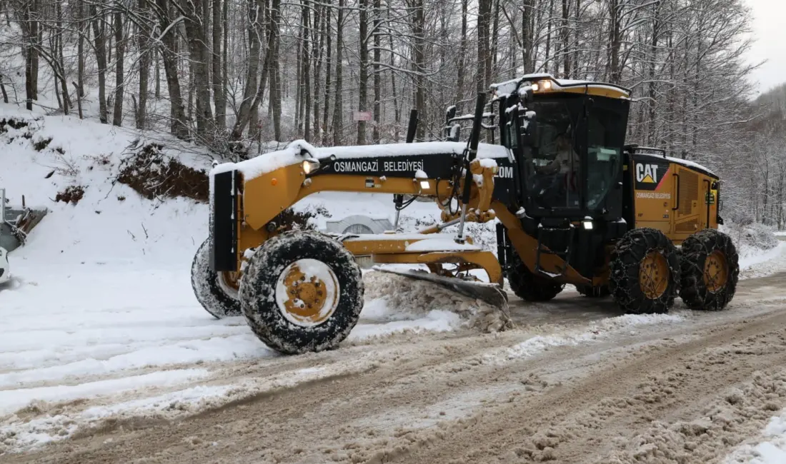 Osmangazi Belediyesi, kar yağışının etkili olmasıyla birlikte ilçe genelinde sorumluluk