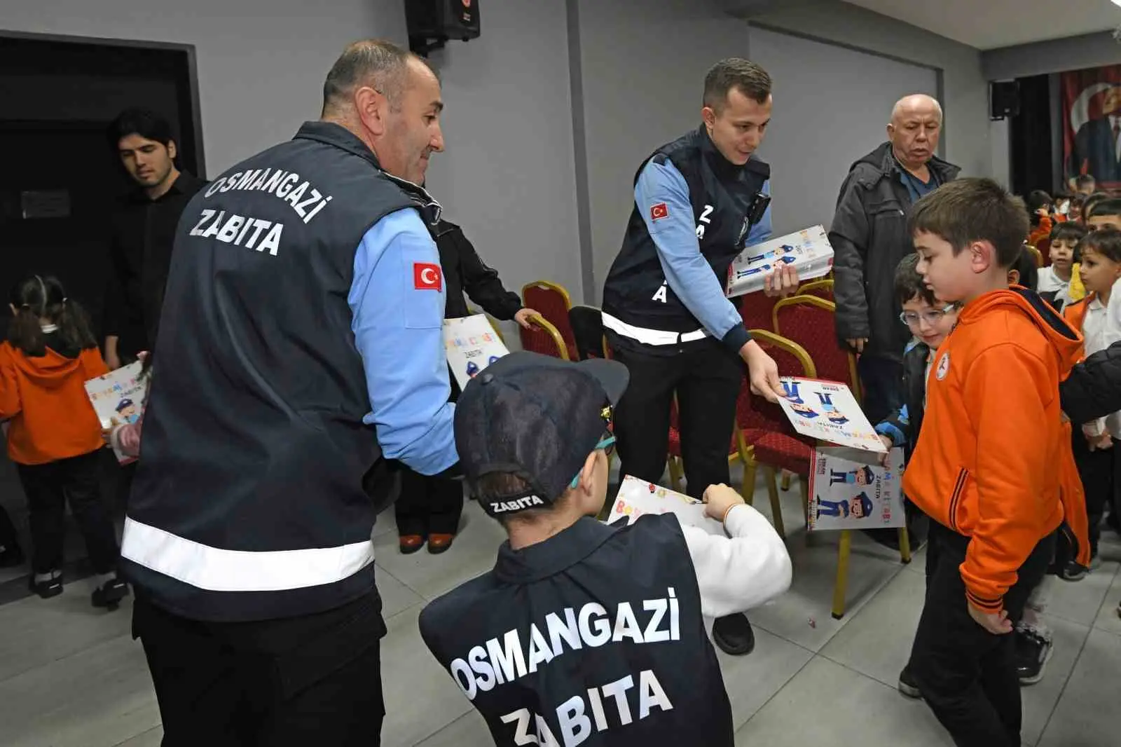 Eğitim faaliyetlerini hız kesmeden sürdüren Osmangazi Belediyesi, öğrenciler için hem