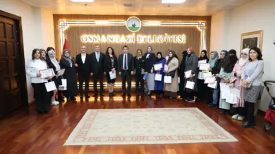 Kimi 30 yaşında kimi 70 yaşında. Kimi, kitap yazmak, kimi