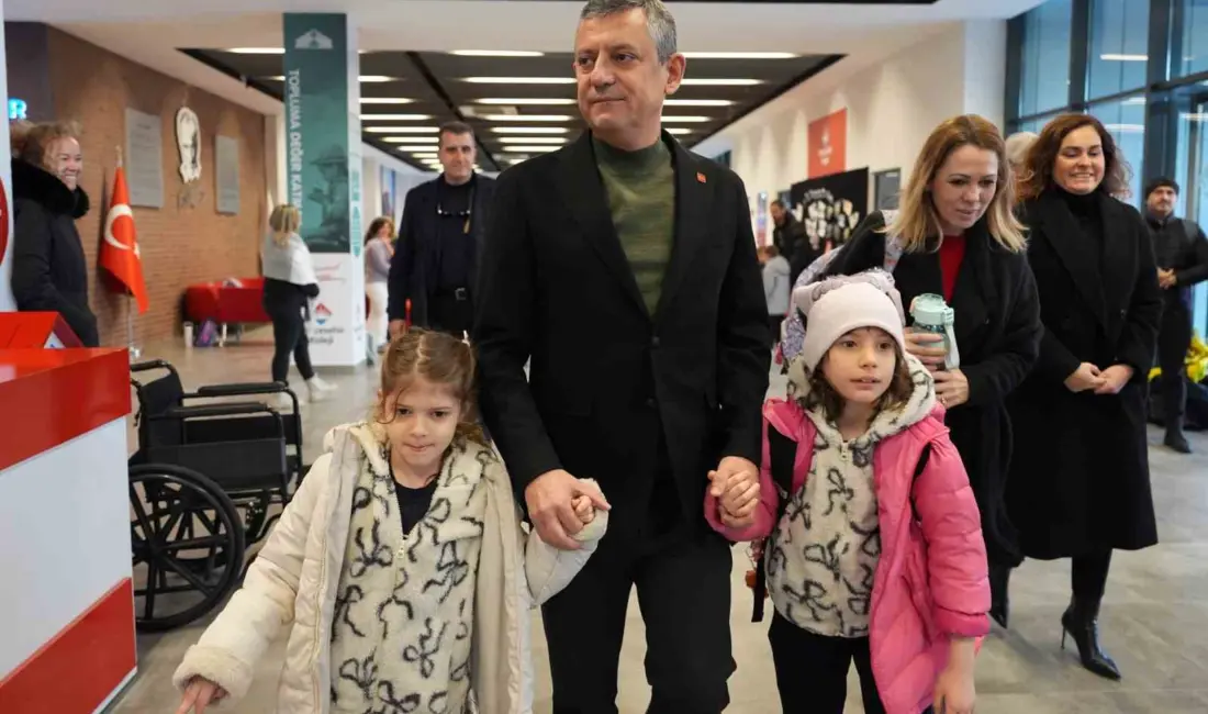 Cumhuriyet Halk Partisi (CHP) Genel Başkanı Özgür Özel, merhum Manisa