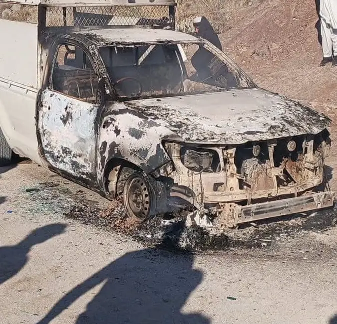 Pakistan’ın Hayber-Pakhtunkhwa eyaleti Karak bölgesinde güvenlik güçlerini taşıyan minibüse düzenlenen