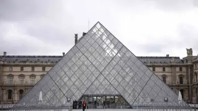 Fransa’nın başkenti Paris’teki ünlü Louvre Müzesi, personelin maaş ve çalışma