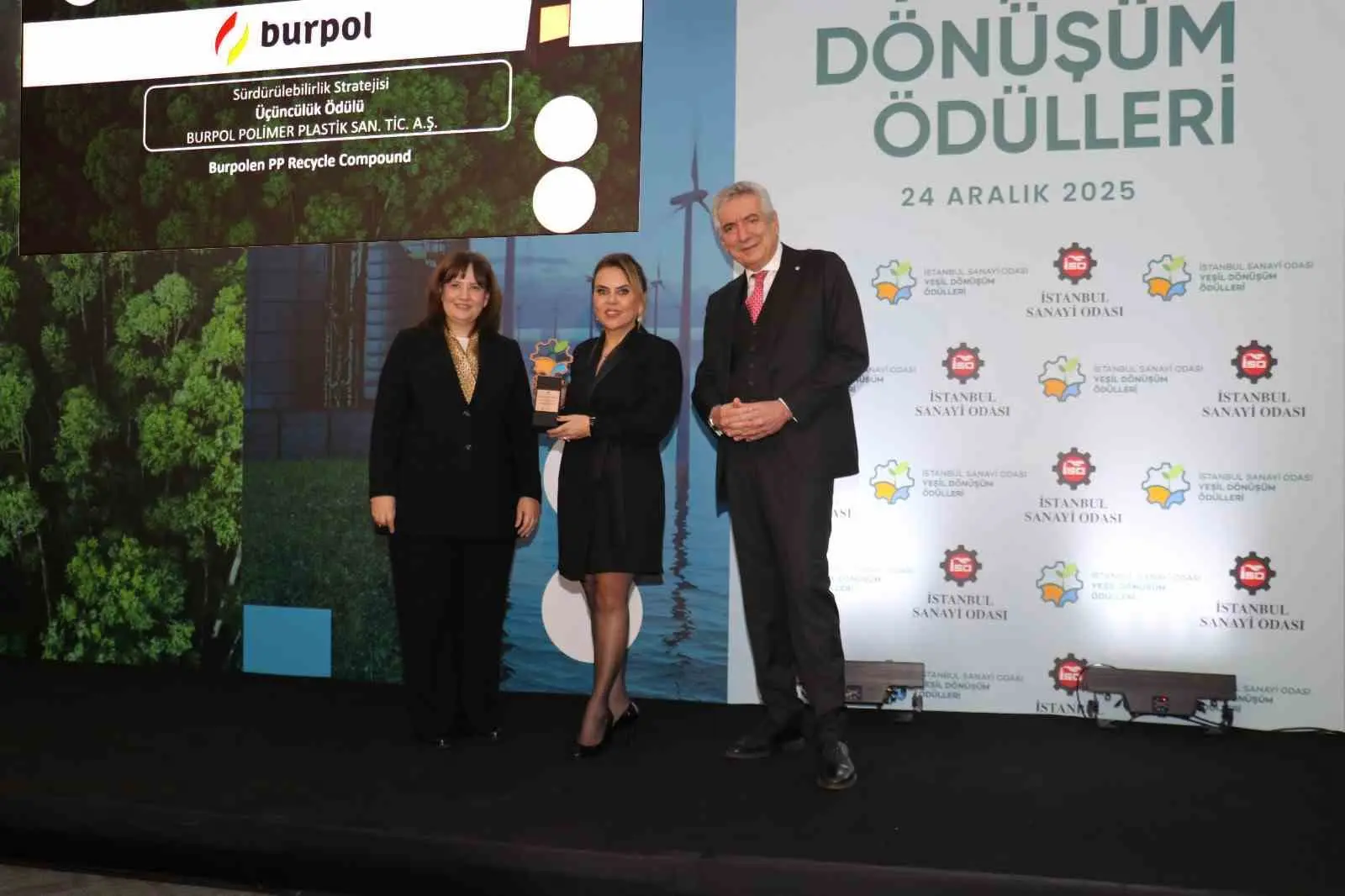 Bursa Kayapa Organize Sanayi Bölgesi’ndeki fabrikasında plastik atıkları yüksek teknoloji