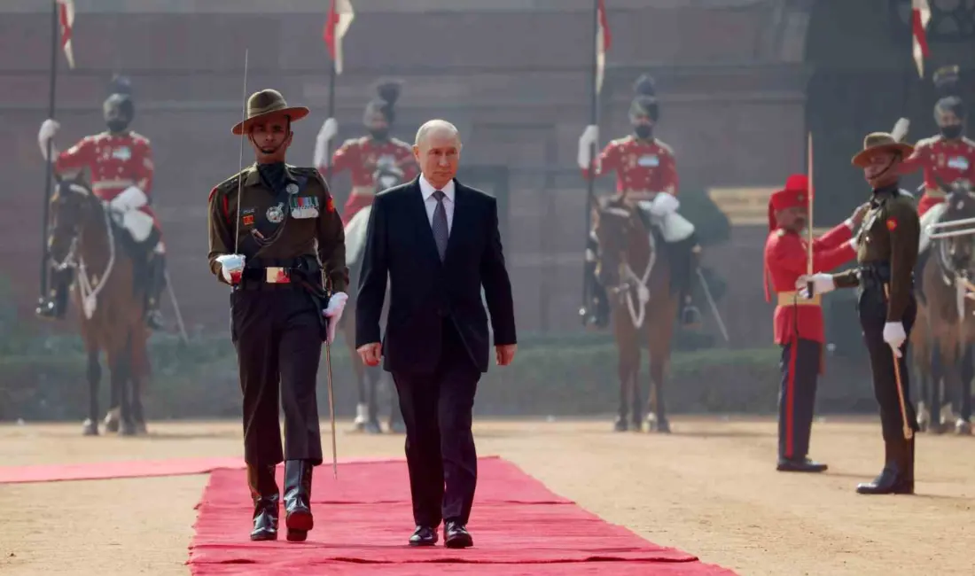 Rusya Devlet Başkanı Vladimir Putin, resmi ziyaret düzenlediği Hindistan’da Başbakan