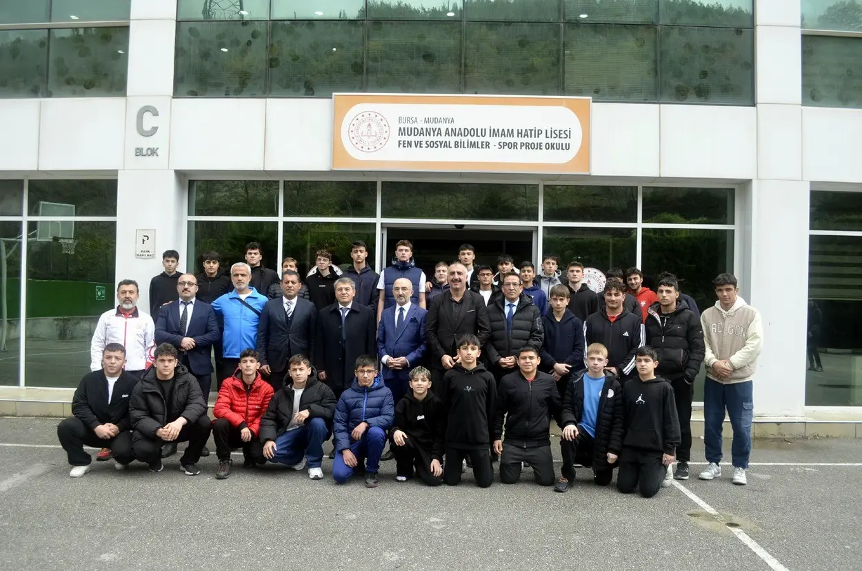 Okul Sporları Gençler (A-B Kategorileri) Serbest ve Grekoromen Güreş İl