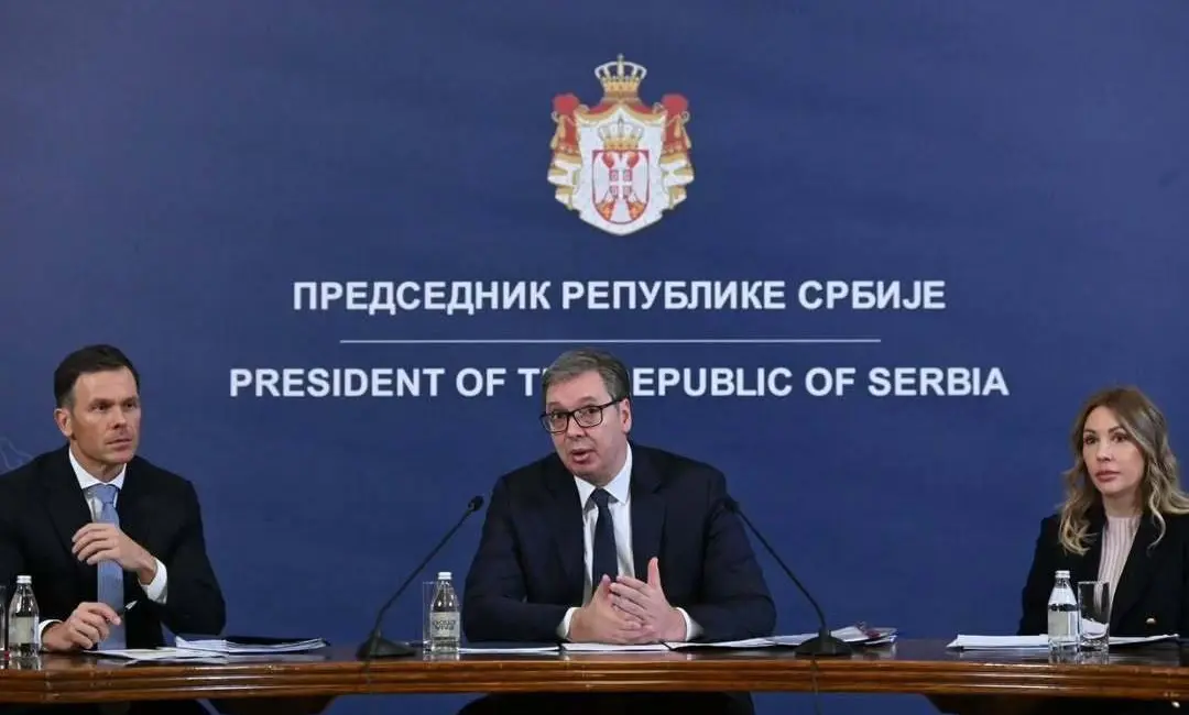 Sırbistan Cumhurbaşkanı Aleksandar Vucic, ülkenin tek rafinerisinin çalışmaya devam edebilmesi