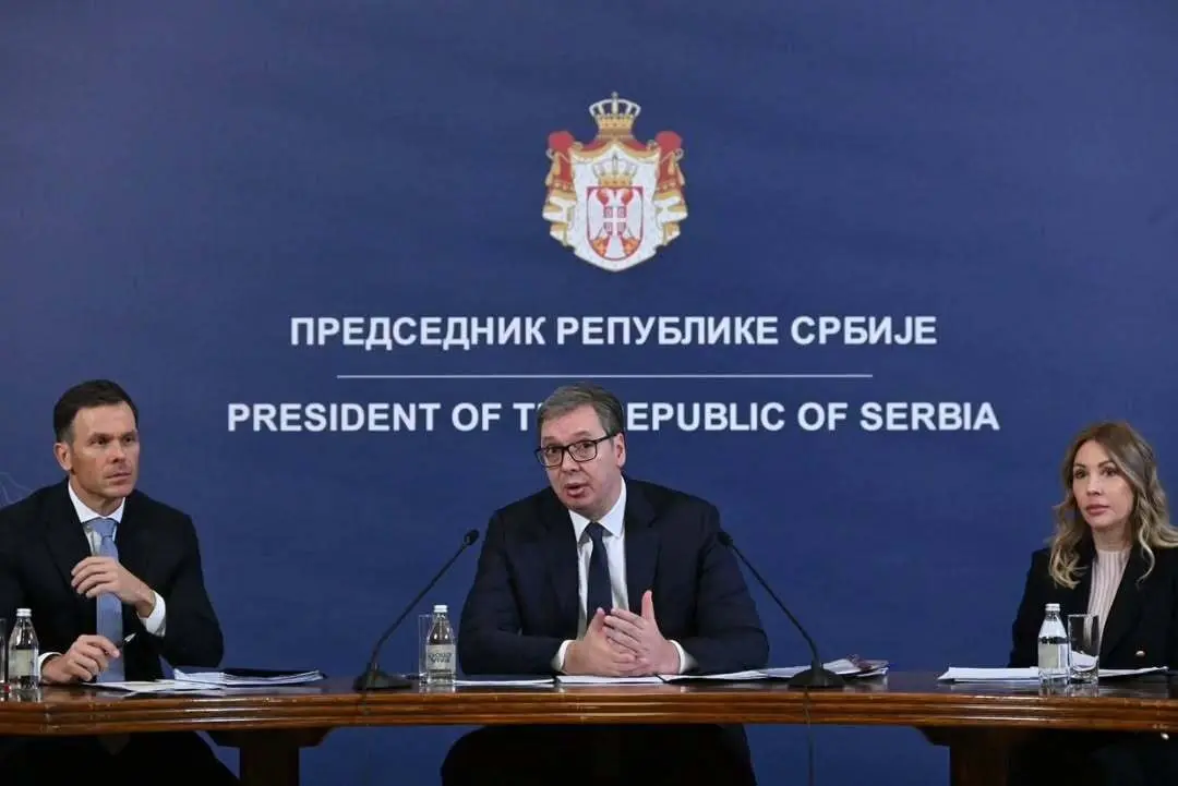 Sırbistan Cumhurbaşkanı Aleksandar Vucic, ülkenin tek rafinerisinin çalışmaya devam edebilmesi