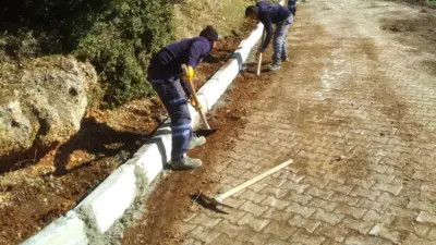 Tavas Belediyesi Fen İşleri Müdürlüğü ekipleri tarafından saha çalışmaları tüm