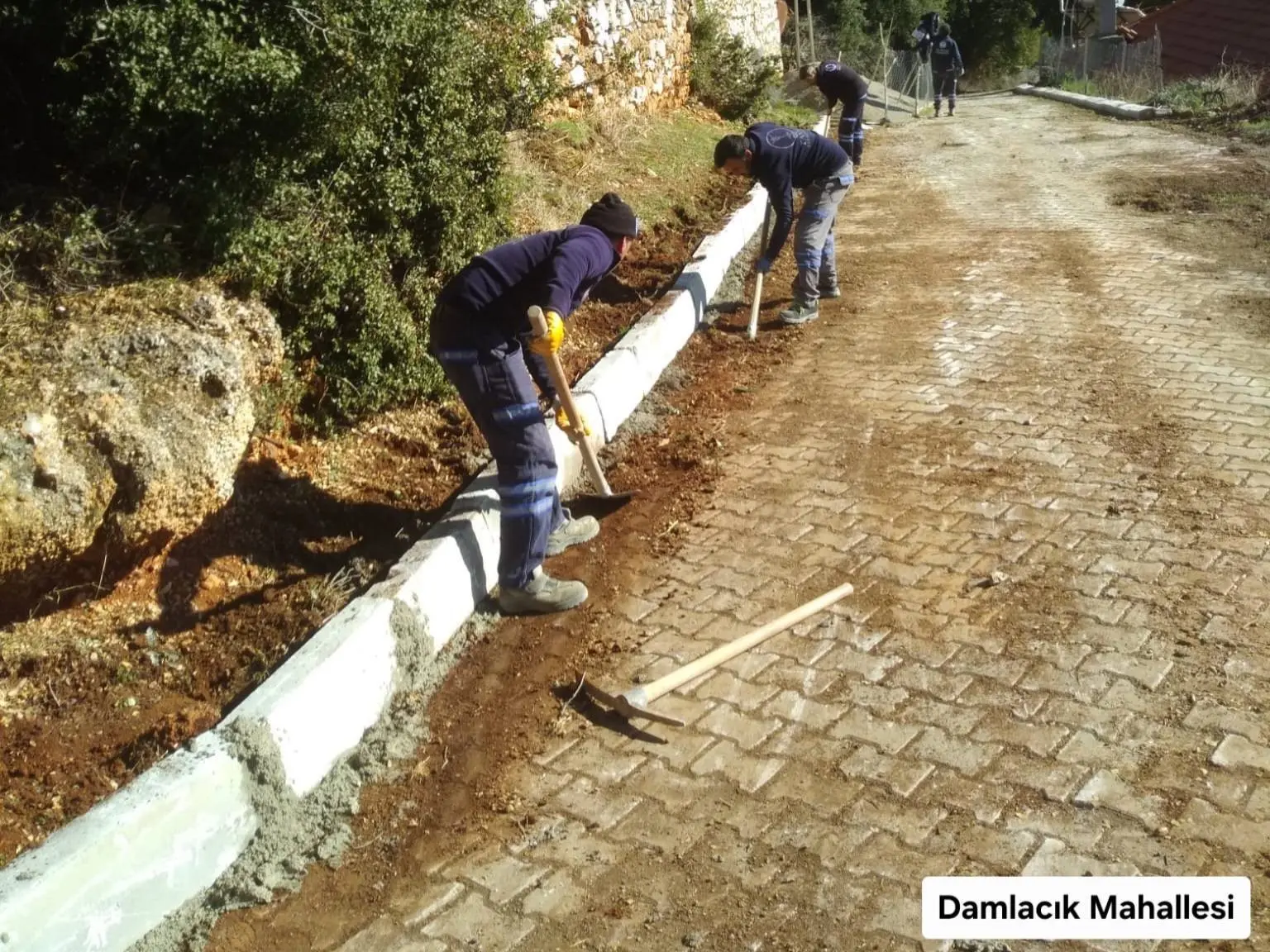 Tavas Belediyesi Fen İşleri Müdürlüğü ekipleri tarafından saha çalışmaları tüm
