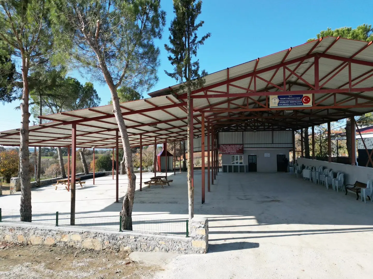 Tavas Belediyesi Fen İşleri Müdürlüğü ekipleri tarafından Güzelköy Mahallesi vatandaşlarının