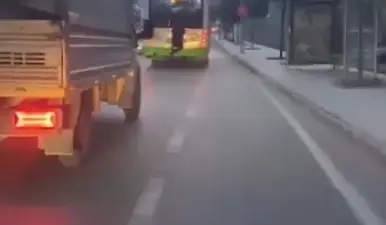 Bursa’nın Nilüfer ilçesinde şehir içi trafiğin ne kadar riskli olabileceğini