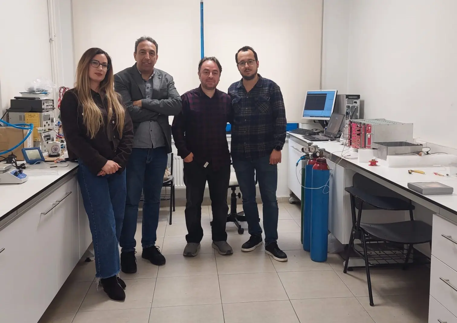 Bursa Uludağ Üniversitesi (BUÜ) Fen-Edebiyat Fakültesi Fizik Bölümü öğretim üyesi