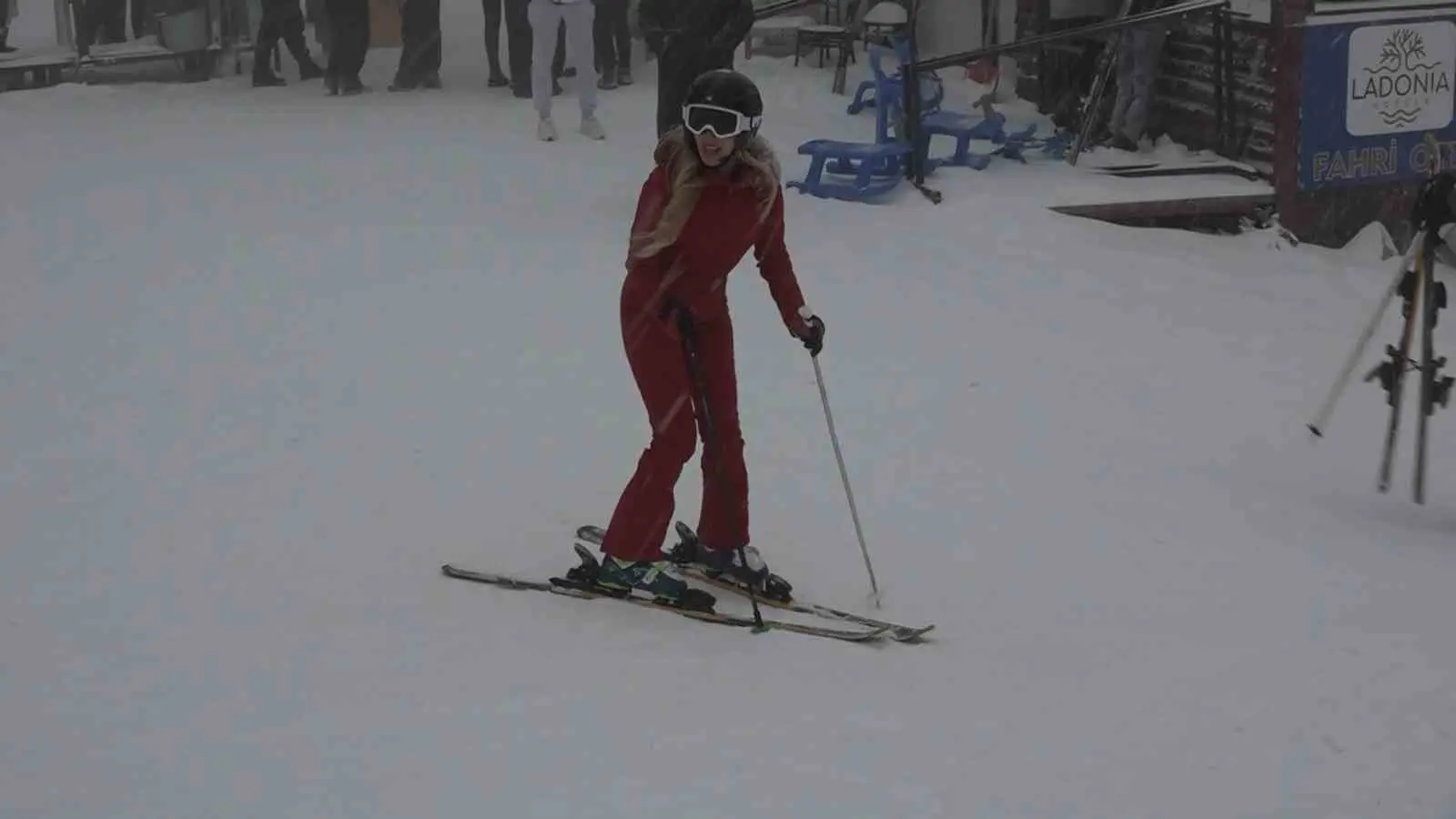 Kış turizminin önemli merkezlerinden Uludağ’da yılbaşına sayılı günler kala yağan