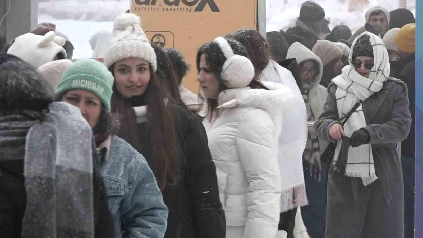 Türkiye’nin en önemli kış turizmi merkezlerinden Uludağ’da yoğun kar sonrası