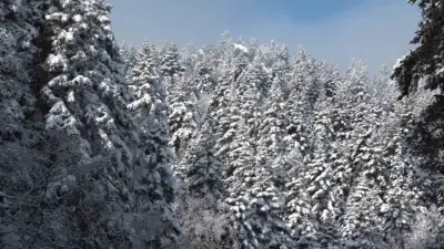 Uludağ’ın zirvesinde etkili olan sis görüş mesafesini 5 metreye kadar