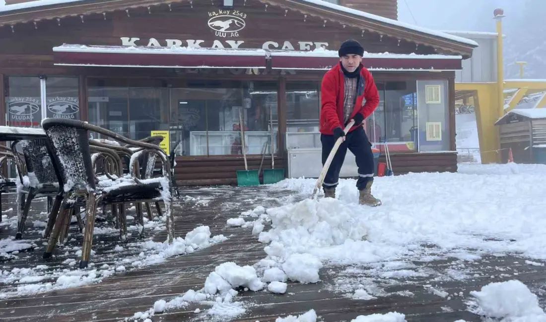 Kayak ve kış turizminin önemli merkezlerinden olan Uludağ’da kar kalınlığı
