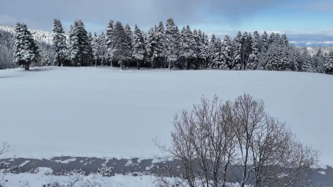 Uludağ’ın zirvesinde 1 Aralık’ta 10 santimetre olarak ölçülen kar kalınlığı,