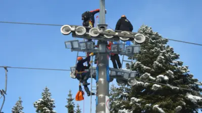 Kış turizminin gözde merkezlerinden Uludağ’de sezon hazırlıkları sürüyor. Uludağ’ın zorlu