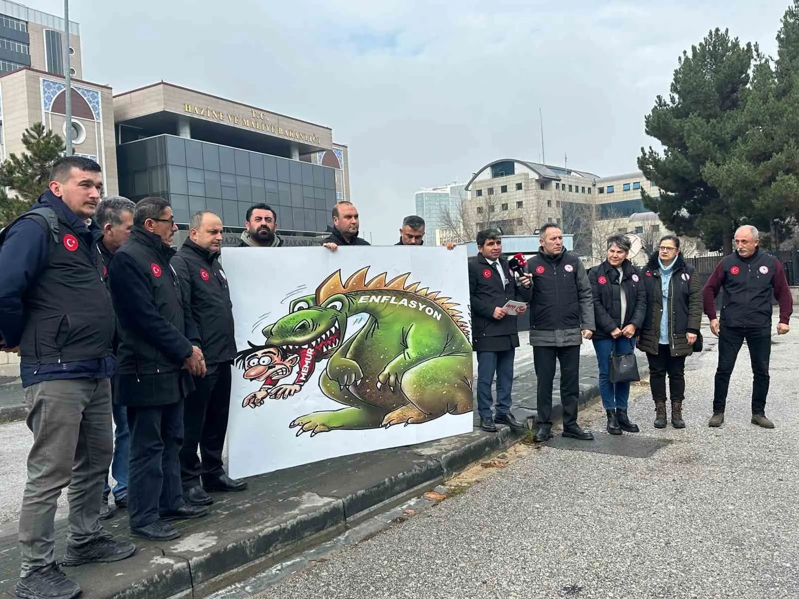 Üniversite İdari Personel Sendikası (ÜNİPERSEN) Genel Başkanı İbrahim Güzel, “Hazine