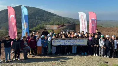 Ali Kütahya İlköğretim ve Ortaokul öğrencileri, vefat eden öğretmenleri Sabriye