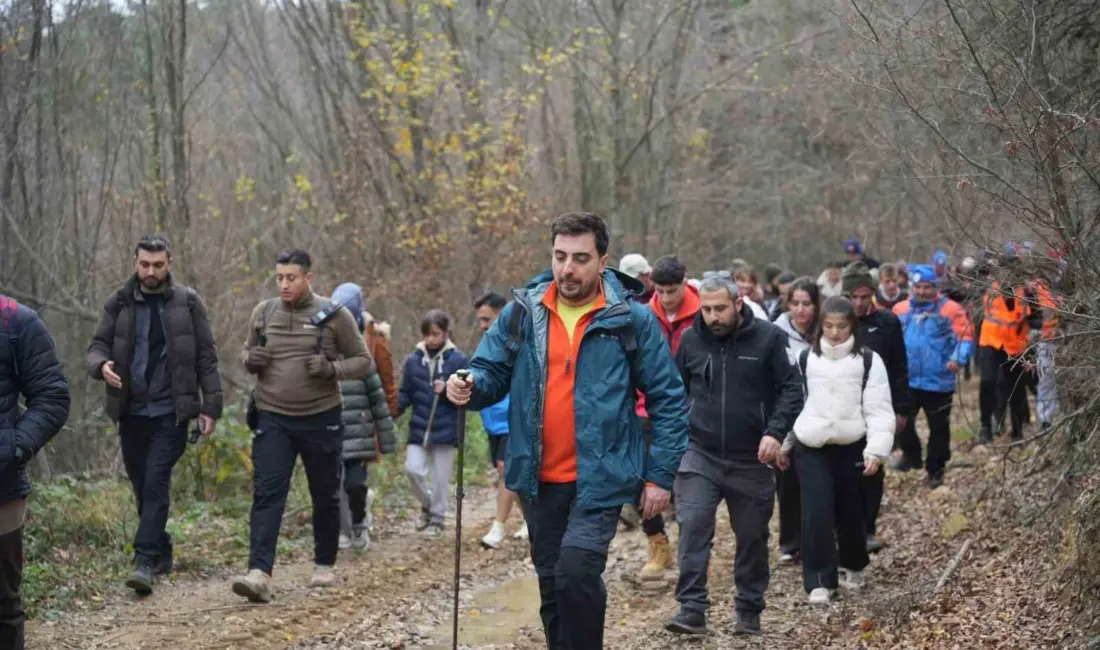 Bursa’nın Yenişehir ilçesinde 12 kilometrelik doğa yürüyüşü, doğaseverlerin ve öğrencilerin