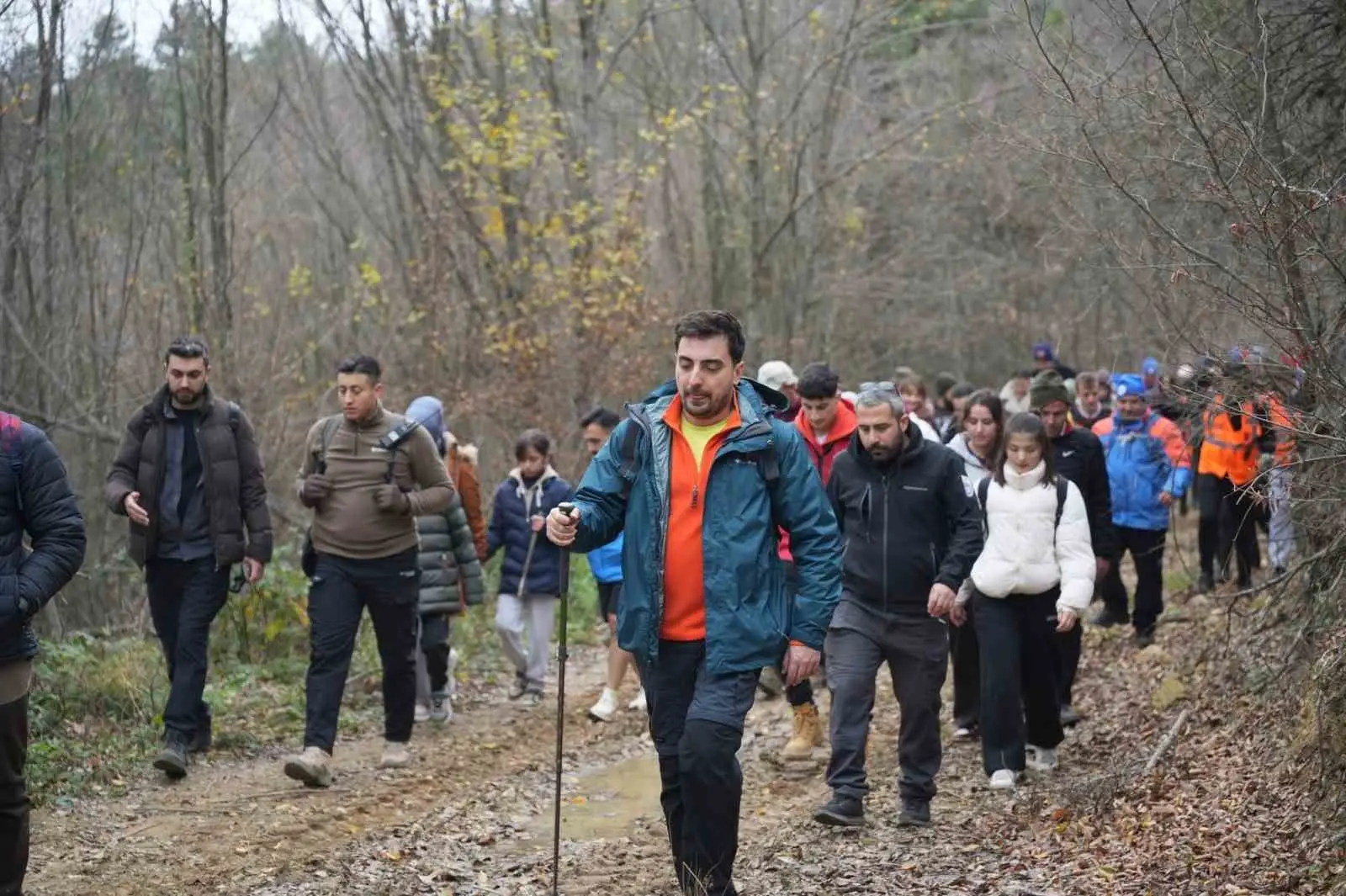 Bursa’nın Yenişehir ilçesinde 12 kilometrelik doğa yürüyüşü, doğaseverlerin ve öğrencilerin