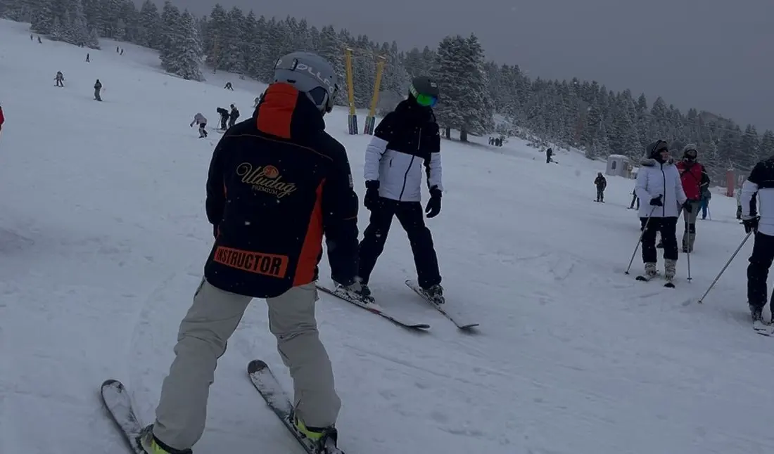 Türkiye’de kış turizminin önemli merkezlerinden Uludağ’da oteller yılbaşı hazırlıklarını tamamlarken,