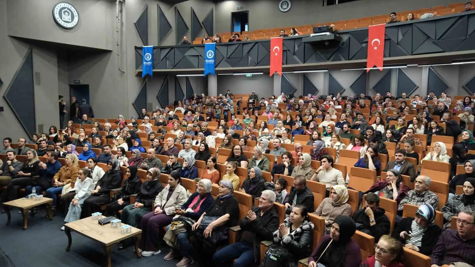 Bursa-Yıldırım Belediyesi, 2025-2026 Kültür Sanat Sezonu’nda birbirinden değerli sanatçıları Yıldırımlılarla