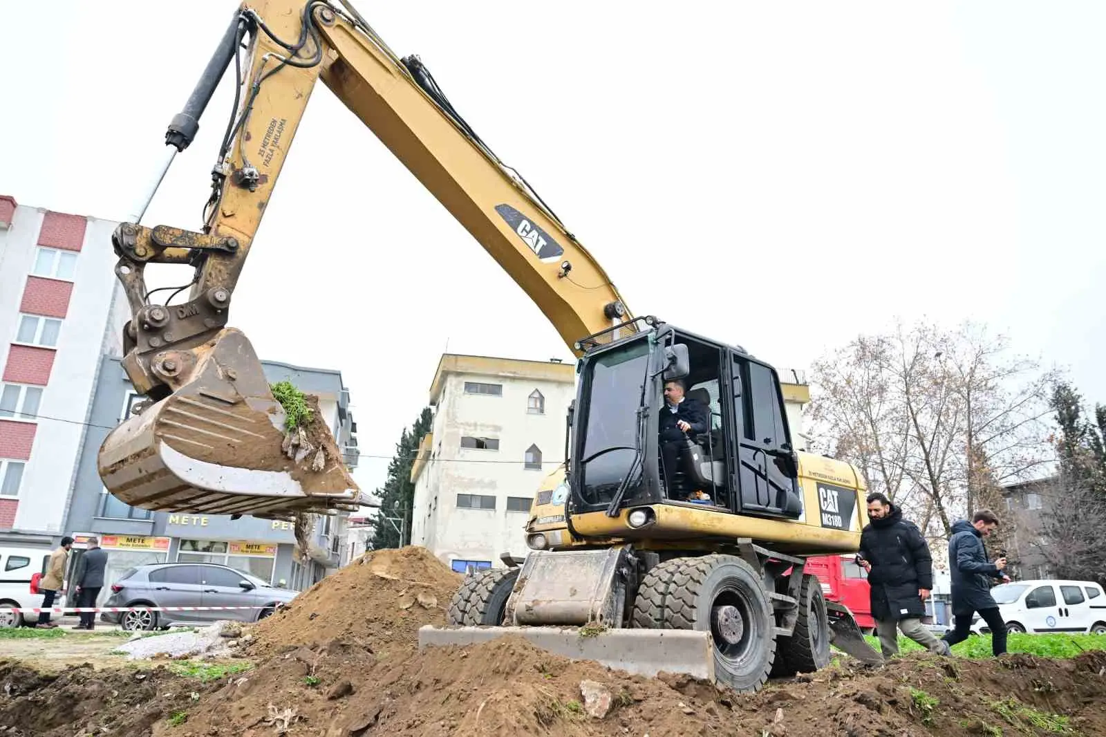 Yıldırım Belediyesi, bir taraftan Bursa’nın en büyük kentsel dönüşüm hamlesini