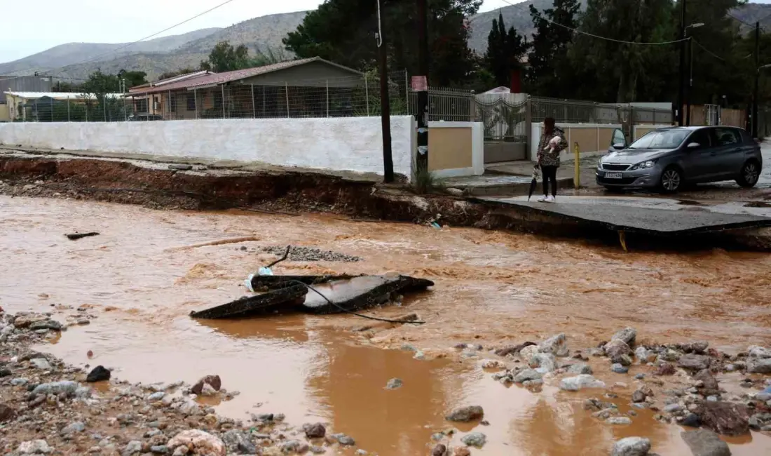 Yunanistan’ın büyük bir bölümünü etkisi altına alan Byron Fırtınası’nın yol