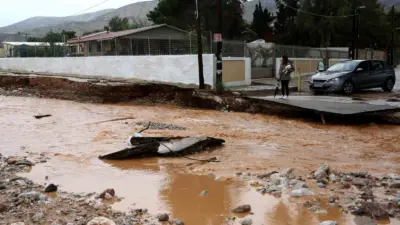 Yunanistan’ın büyük bir bölümünü etkisi altına alan Byron Fırtınası’nın yol