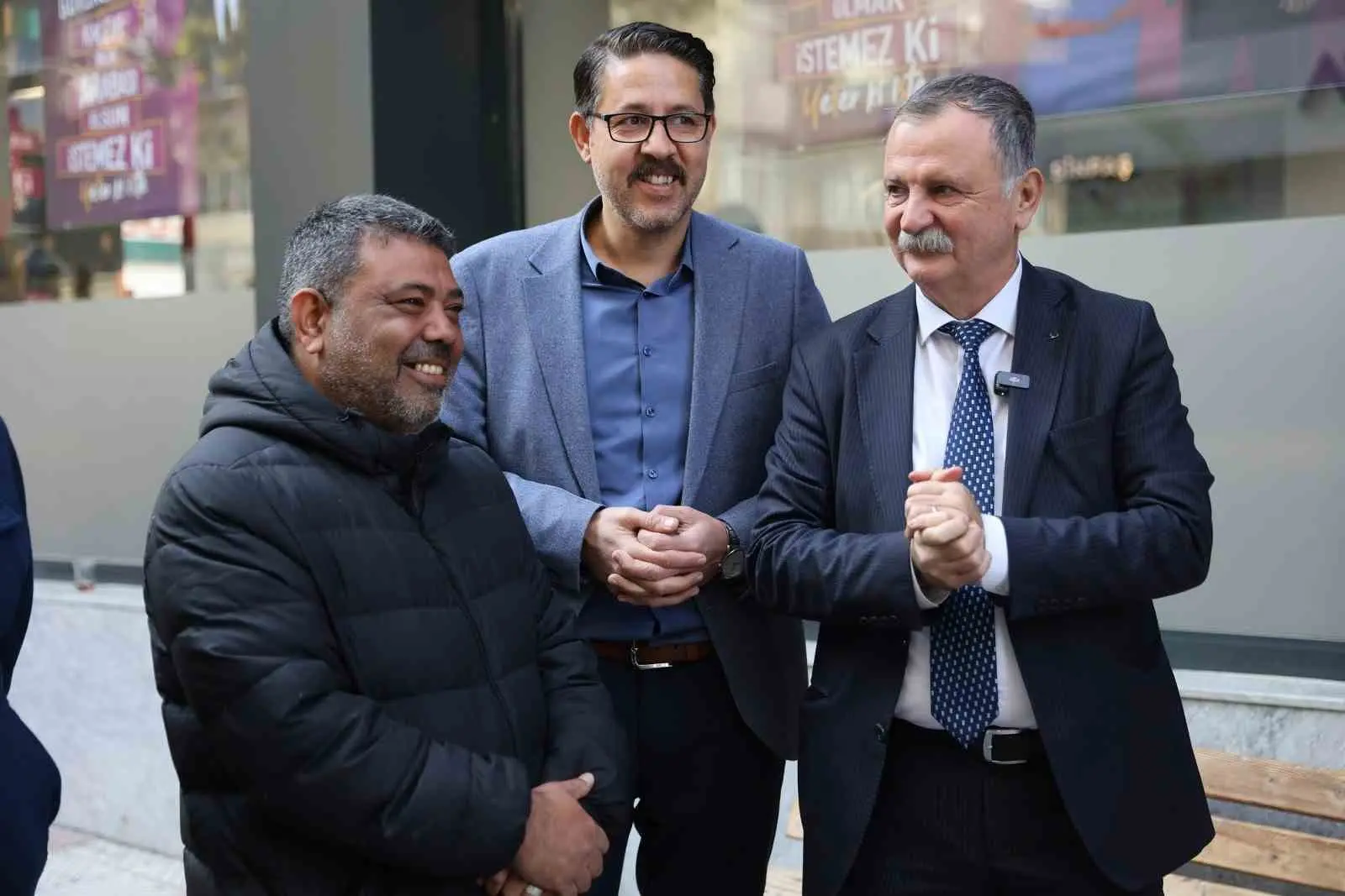 Yunusemre Belediye Başkanı Semih Balaban, hizmetin yerinde tespit ve hızlı