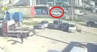 Bursa’nın merkez Osmangazi ilçesinde otomobilin ani fren yapması sonucu yolcu