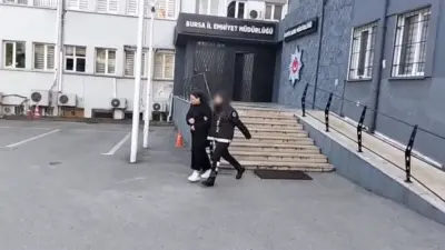 Bursa’da uyuşturucu suçundan aranan 3 şahıs, polis operasyonuyla yakalanıp tutuklanarak