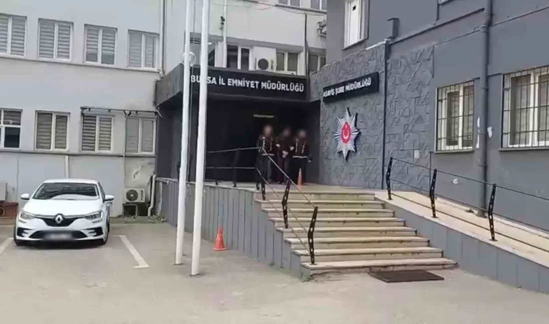 Bursa Emniyet Müdürlüğü Asayiş Şube Müdürlüğü ekiplerince, aranan şahısların yakalanmasına