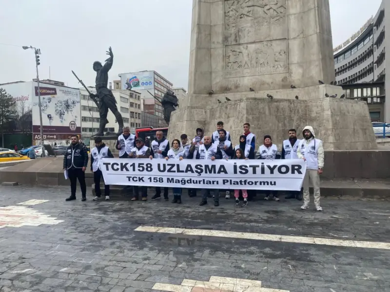 TCK 158 Mağdurları Platformu üyeleri, Ankara’da basın açıklaması yaptı. Platform