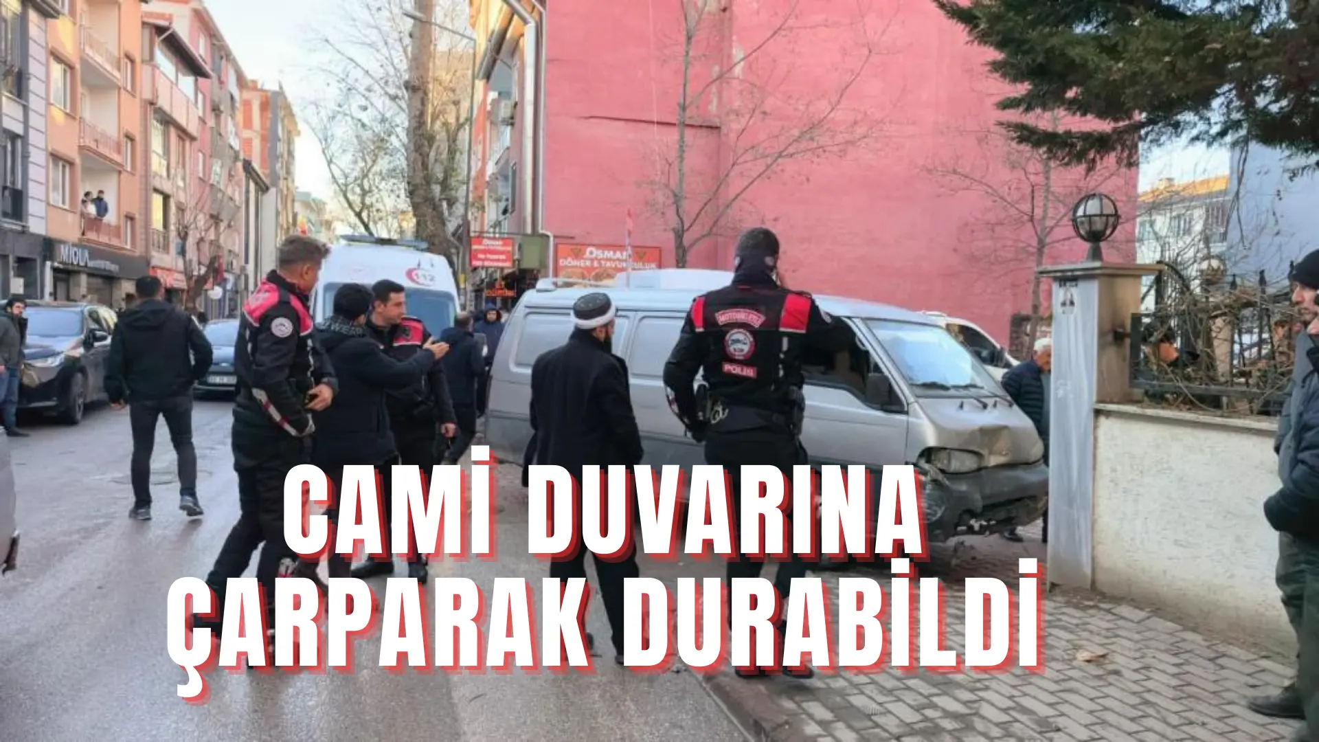 Bursa’nın İnegöl ilçesinde otomobile binen 3’ü çocuk 4 kişi, arkadan
