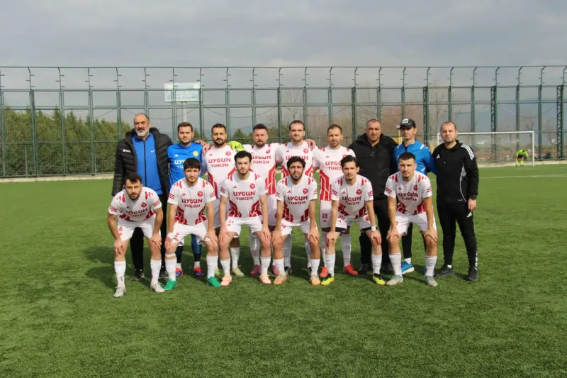 Bursa Süper Amatör lig 3.grupta Şampiyonluk mücadelesi veren İnegöl Alanyurtspor