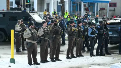 ABD’nin Minnesota eyaletinde ABD Göçmenlik ve Gümrük Muhafaza Dairesi’nde görevli
