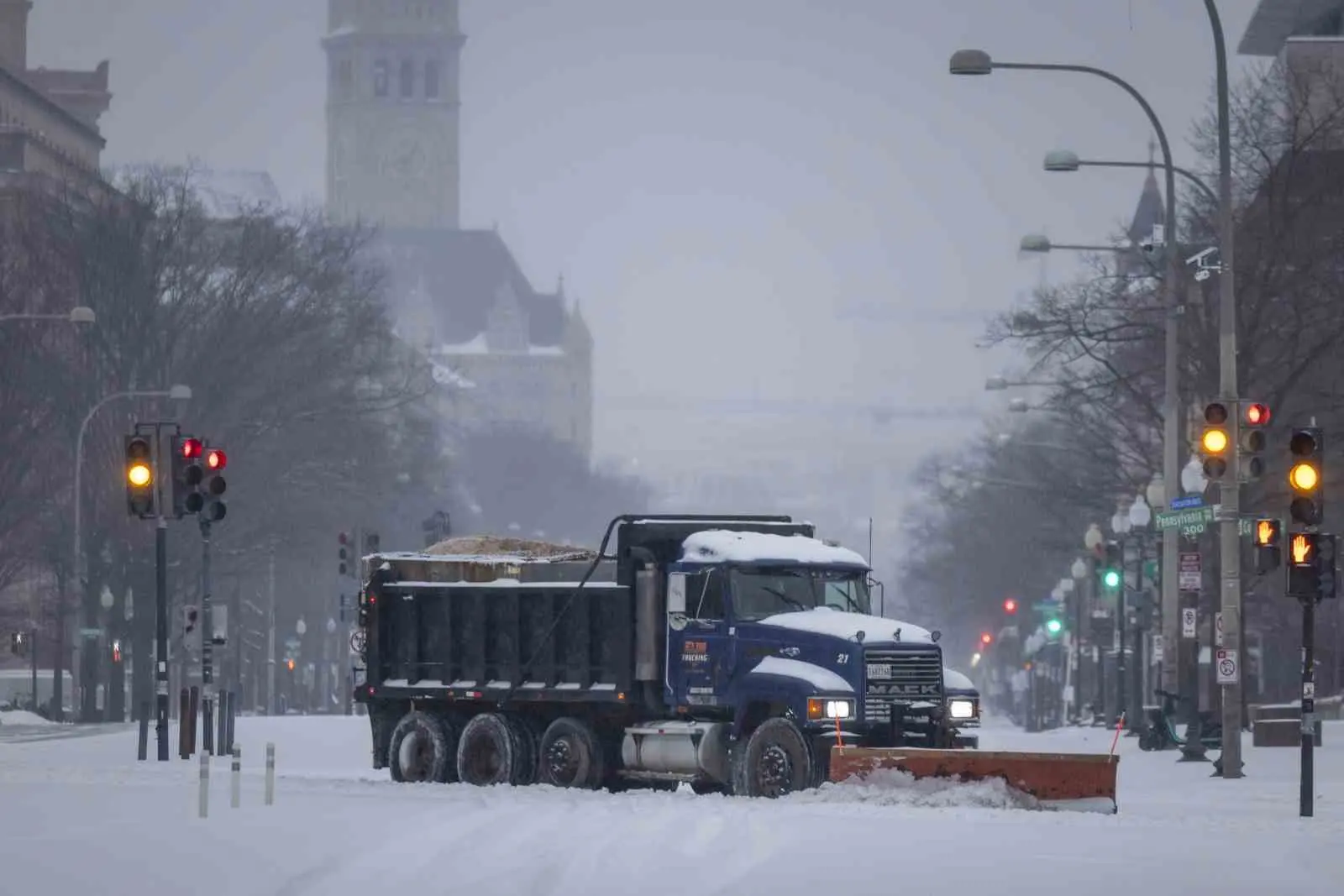 ABD’de etkili olan kar fırtınası nedeniyle 800 binden fazla kişi