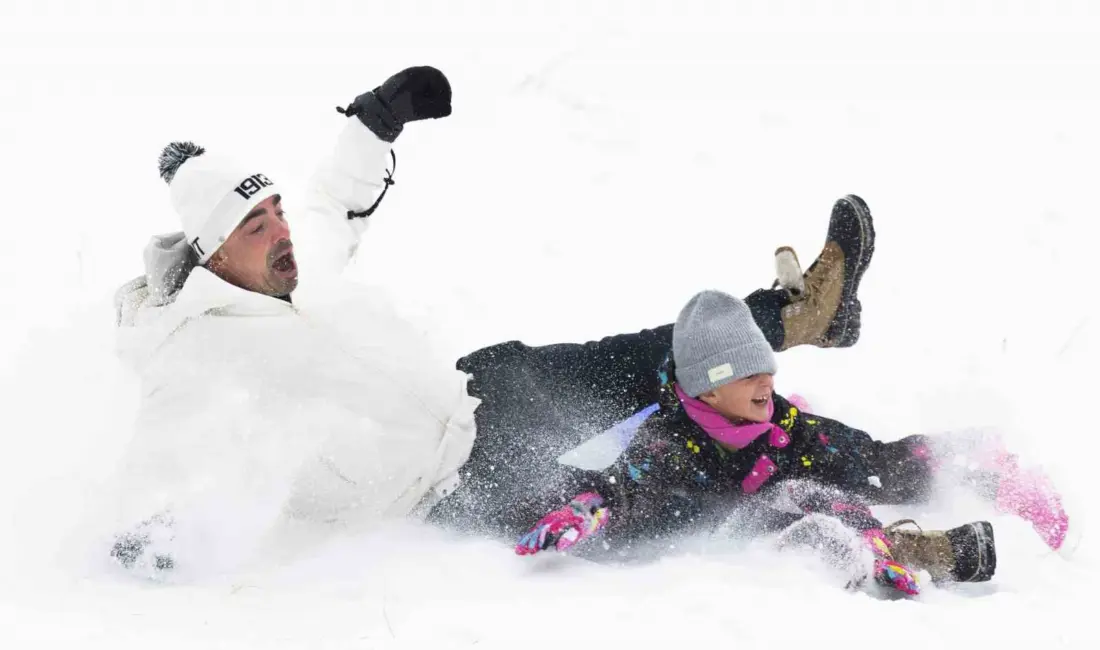 ABD’yi etkisi altında alan soğuk hava ve kar fırtınasında hayatını