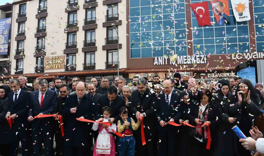 AK Parti Akşehir İlçe Başkanlığının yeni hizmet binası düzenlenen törenle