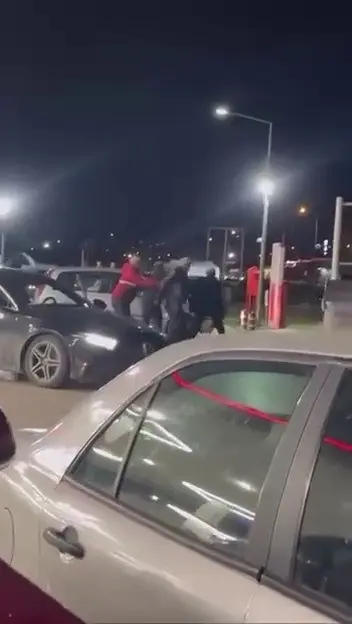 Bursa’nın Nilüfer ilçesinde 2 kişi arasında çıkan tartışma kavgaya döndü.