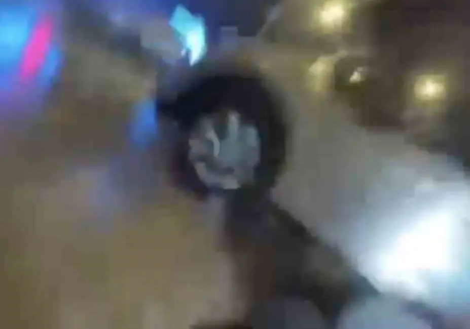 Bursa’nın Nilüfer ilçesinde bir cipin aniden yola çıkması sonucu motosiklet