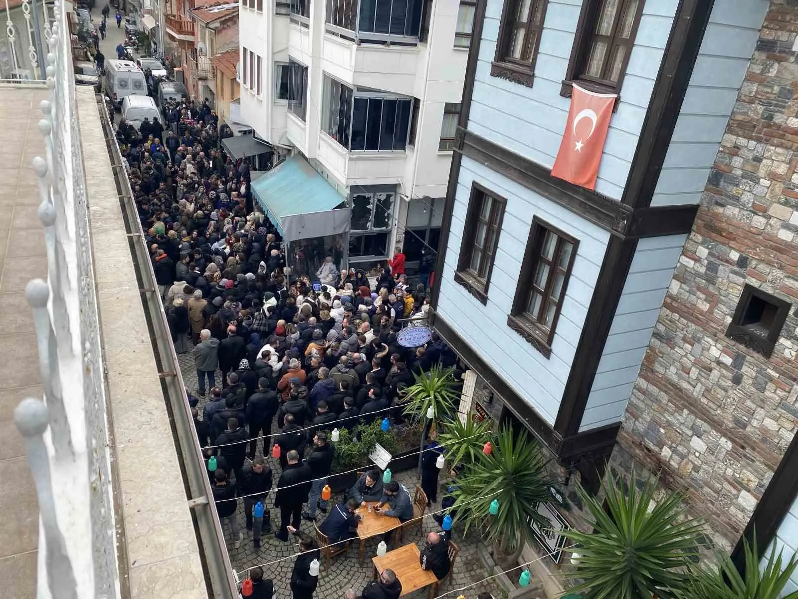 Bursa’nın Mudanya ilçesinde babasını kurtarmaya çalışırken kuyuda metan gazından zehirlenerek