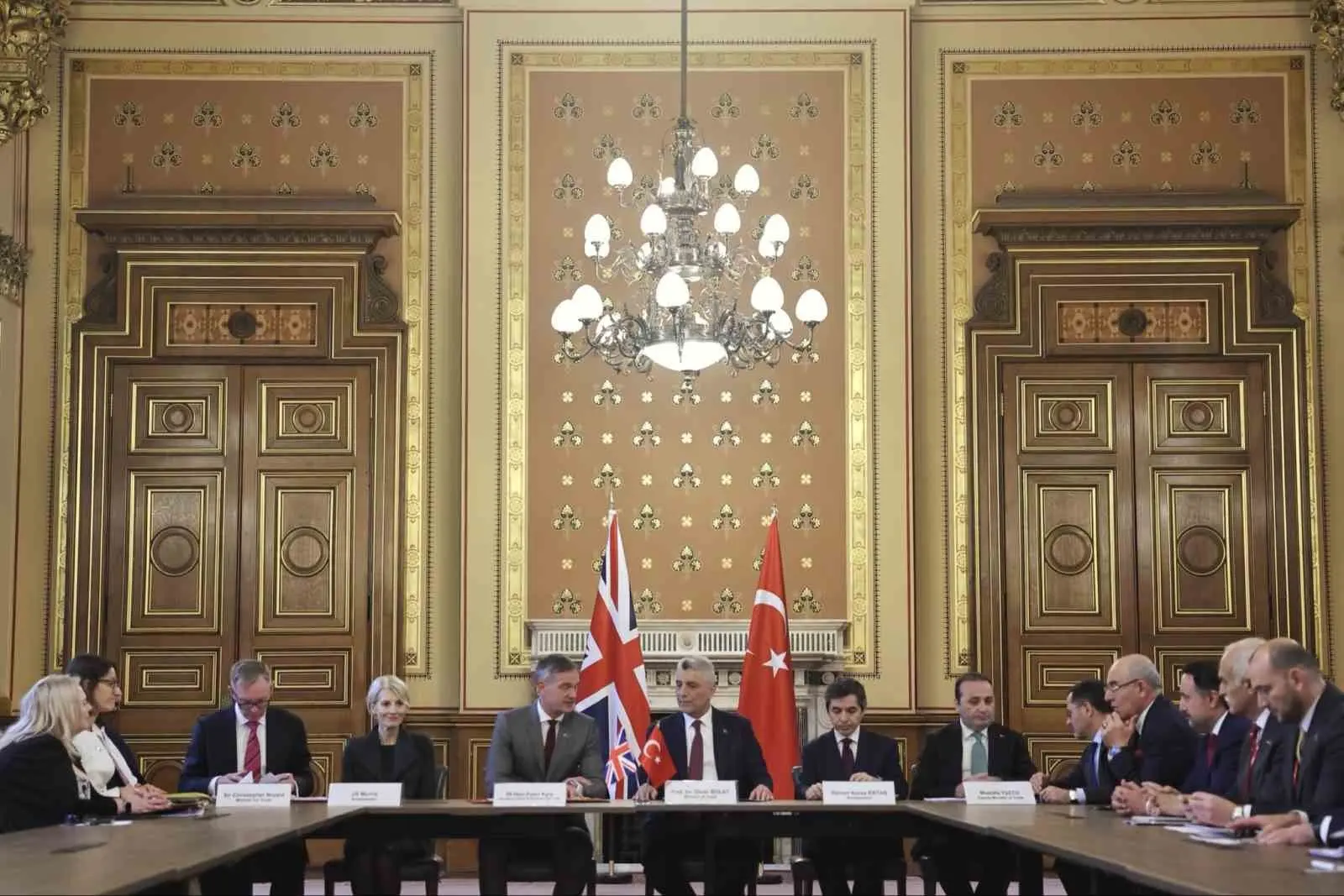 Ticaret Bakanı Ömer Bolat, İngiltere’de Türkiye-Birleşik Krallık Ortak Ekonomik ve